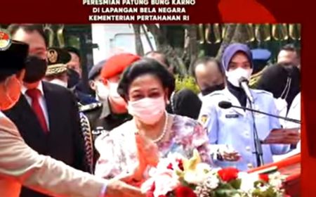 Resmikan Patung Bung Karno, Megawati Cerita Pengalaman Lucu Sang Ayah Menunggangi Kuda