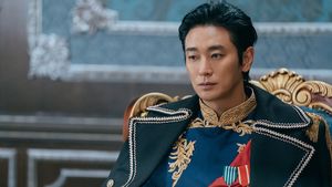 Kostum Mirip Medal Nazi, Tim Produksi Drama <i>The Remarried Empress</i> Minta Maaf
