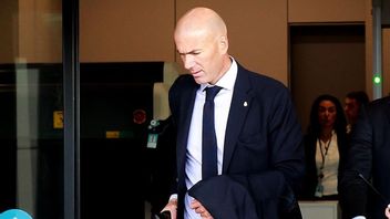 Zinedine Zidane Signals Back To Coaching Amid Rumors Of PSG Leaving Mauricio Pochettino