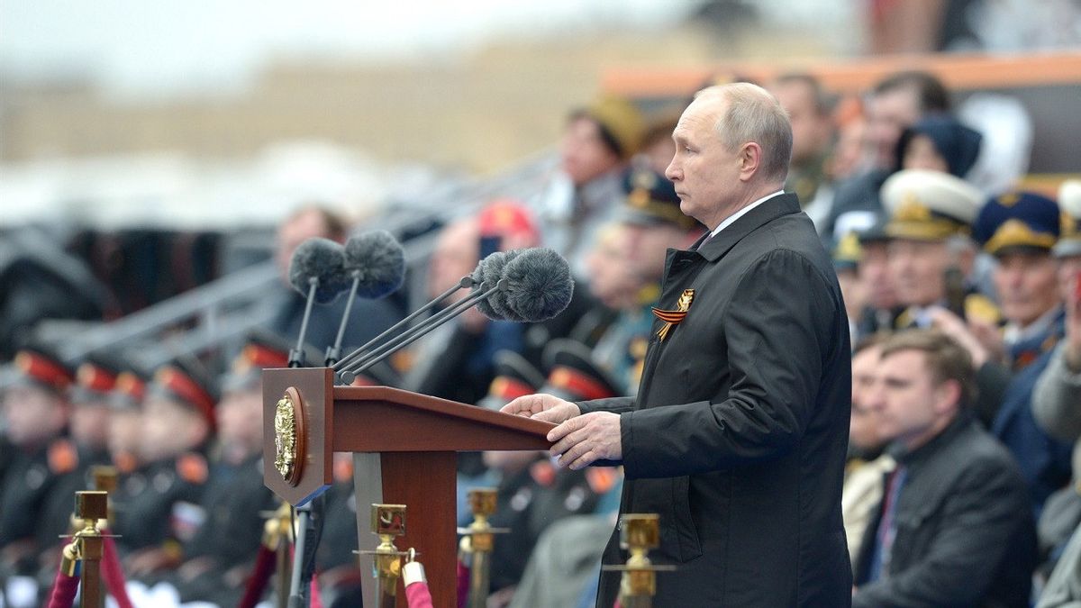 ردا على تحذير حلف شمال الأطلسي، الرئيس الروسي فلاديمير بوتين يدعو إلى أسلحة فوق صوتية