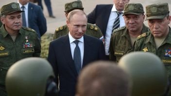 Visiting Russian Troops On Ukrainian Battlefield, President Putin: It Is Important To Get Information And The Development Of The Situation