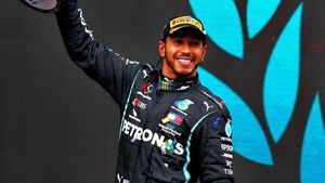 Hengkang dari Mercedes, Hamilton Ungkap Schumacher jadi Inspirasinya Pindah ke Ferrari