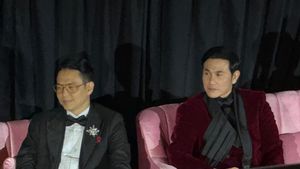 Ernest Prakasa Kembali ke Bangku Sutradara Lewat Film “<i>Lupa Daratan</i>”