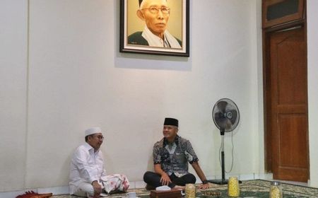 Takziah di Pati, Ganjar Kenang Sosok Mendiang Nyai Sahal Mahfudz