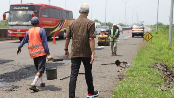 ジャテン多くのボロン、ガンジャールの有料道路:カンバヤル有料道路を入力し、良いサービスを取得する必要があります