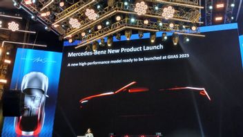 inaux de grande performance de Mercedes-Benz prêt à se présenter aux Dentistes lors du GIIAS 2025