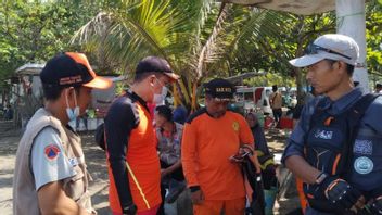 Tourists From Cilacap Disappear At Pangandaran Beach
