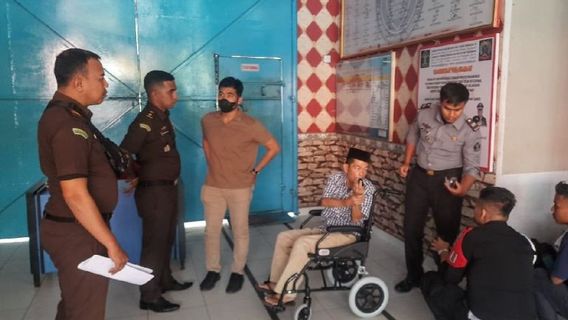 Jaksa Jebloskan Terpidana Korupsi Tol Padang-Sicincin ke Lapas Pariaman