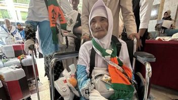 This is the Kediri-born Haji-Up-to-the-Hill-Rice-Cooker, a Century-Old Man, Not a Barrier