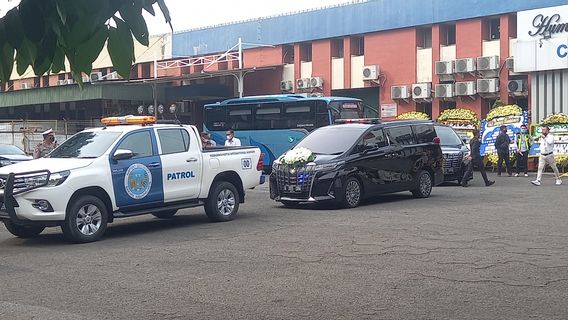 Detik-detik Jenazah Eril Tiba, Istri dan Anak Ridwan Kamil Langsung Menjemput di Appron Terminal 3 Bandara Soetta