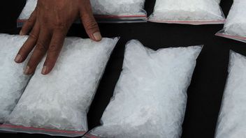 Anambas Police Reveals The Discovery Of 4 Packs Of Methamphetamine In Chinese Tea Packaging