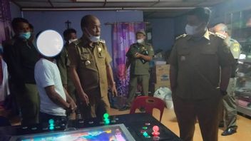 Samosir Regent Raids Fish Shooting Gambling Locations Near His Office