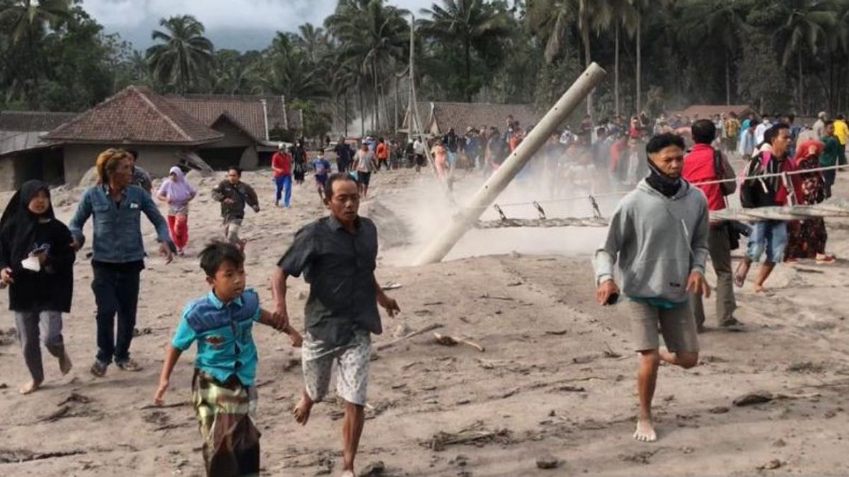 PMI Kirim Bantuan dan Personel untuk Pengungsi Semeru