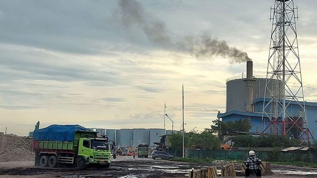显然，DKI省政府持有Marunda煤尘污染公司的股份。