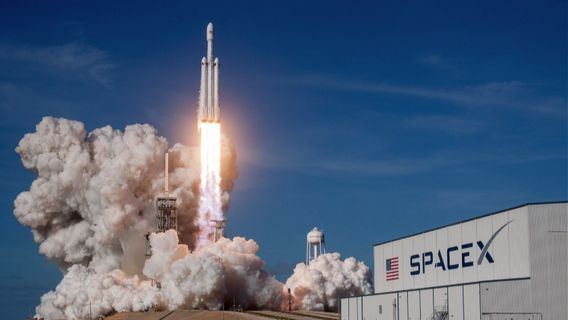 新規投資家にアプローチ、SpaceXの評価額はIDR 2.7京まで上昇する可能性