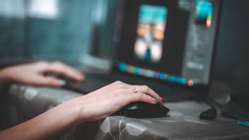 The Influence Of Social Media On Youth Behavior That Must Be Watched Out For