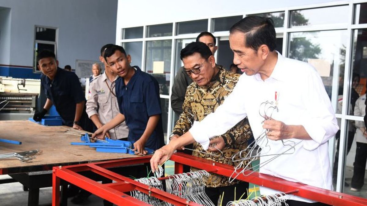 佐科威总统要求SMK Gandeng Industri提高学生技能