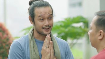 Taught By Widi Mulia, Dwi Sanono Becomes A Yoga Teacher