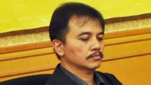 Gun Romli Semprot Roy Suryo: Kalau Tahu Meme Candi Borobudur Mirip Jokowi Itu Bermasalah Mengapa Menyebarkan?
