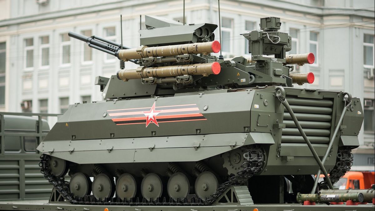 For The First Time, Russia Operates Uran-9 Combat Robot With Military Troops