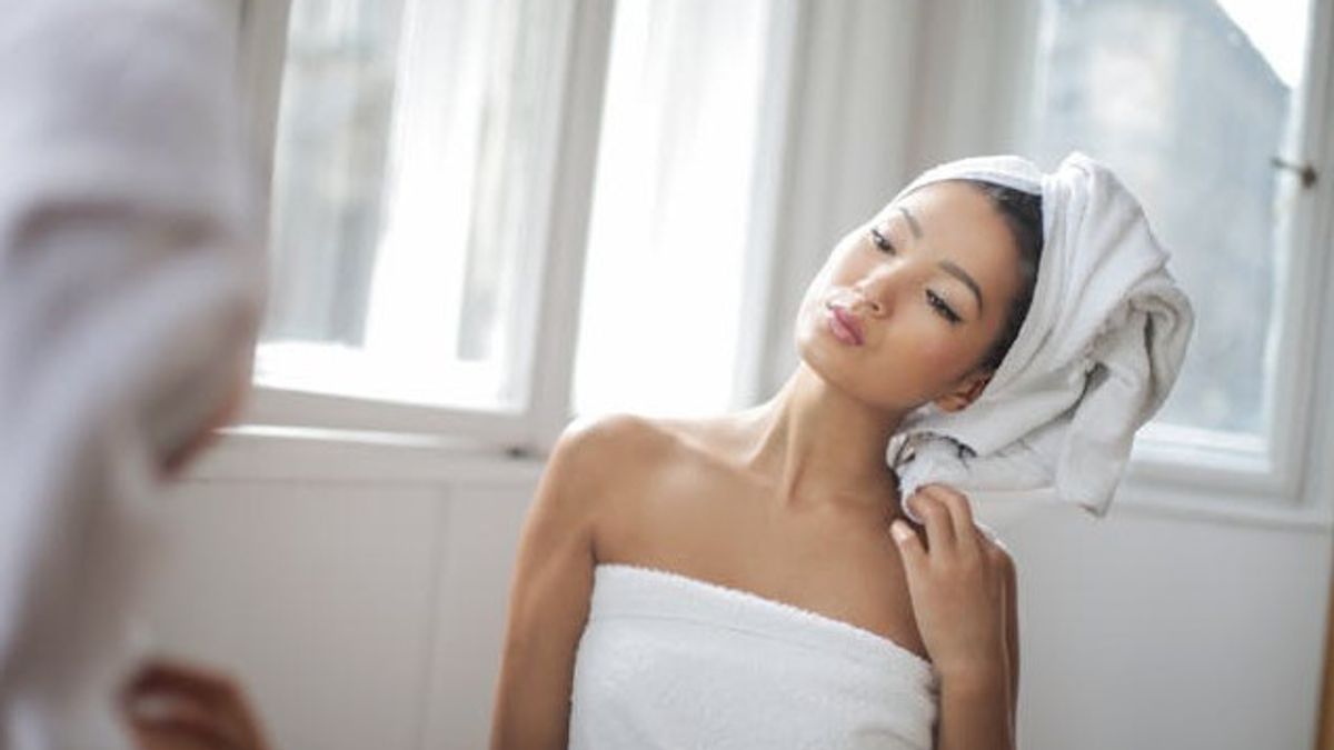 Know The Secrets Of Beauty So That The Neck And Chest Skin Looks Longer