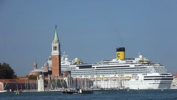 Italy Bans Large Lego Cruise Ships From Anchoring In Venetian Lagoon