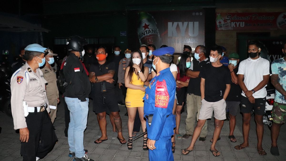 Satgas PPKM Darurat Gerebeg Kafe di Buleleng, 12 Orang Digelandang ke Kantor Polisi