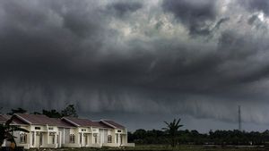 Hujan Sedang hingga Lebat Berpotensi Guyur Sebagian Wilayah Indonesia
