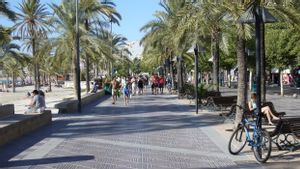 Liburan Musim Panas, Distrik Tepi Pantai di Spanyol Ini Larang Turis dengan Baju Renang hingga <i>Jersey</i> Bola Masuki Restoran