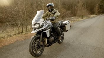 Triumph Siap Hidupkan Kembali Edisi Khusus Tiger 900 Alpine dan Desert pada 2026