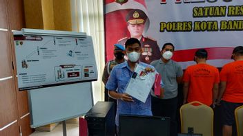 使用特殊应用程序，Teluknaga村名誉官员黑客PeduliLindungi申请伪造健康证书