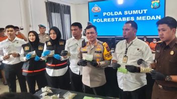 La police de Medan a détruit près de 15 000 pilules d’ecstasy par les capturés de détaillants dans les soirées
