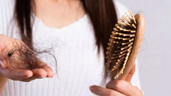 7 Symptoms Of Lack Of Iron That Are Rarely Aware Of, Hair Loss To Fatigue