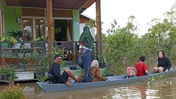 洪水はカプアスフルカルバルの何千もの住民の家を浸します