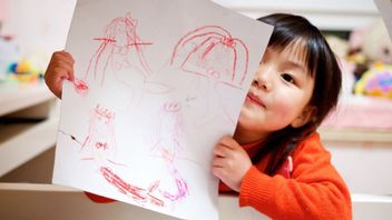 5 Tips Kembangkan Imajinasi Anak dengan Cara Menyenangkan