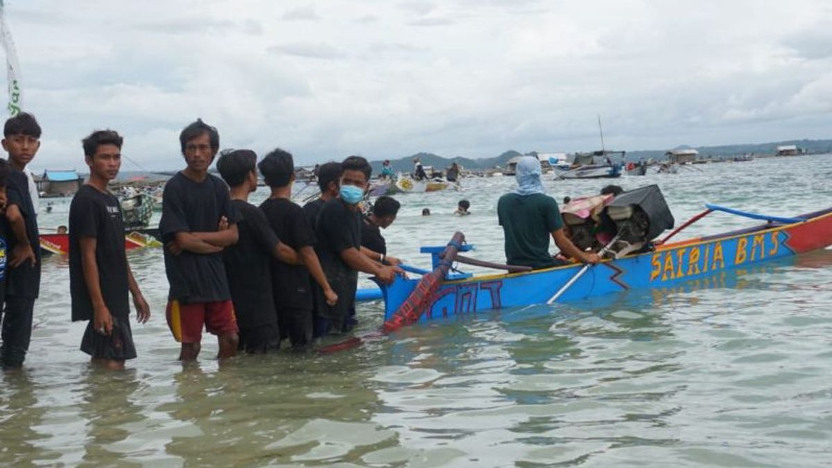 Was Weakened By The Pandemic, Traditional Canoe Racing Festival At Lombok's Ekas Beach Boosts The Economy