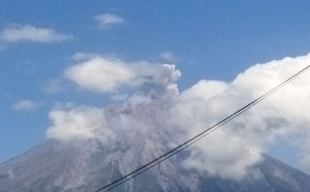 Gunung Semeru Kembali Erupsi dengan Kolom Letusan Setinggi 500 Meter