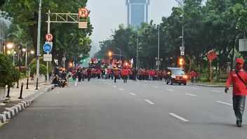 労働組合のデモは雇用創出法を拒否し、州宮殿周辺の道路は閉鎖