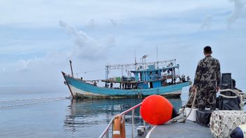 非法捕鱼,KKP在苏拉威西岛水域捕获菲律宾国旗鱼船