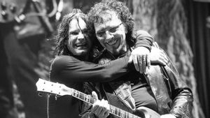 Gitaris Black Sabbath, Tony Iommi Kenang Ozzy Osbourne: Dia Tak Tergantikan