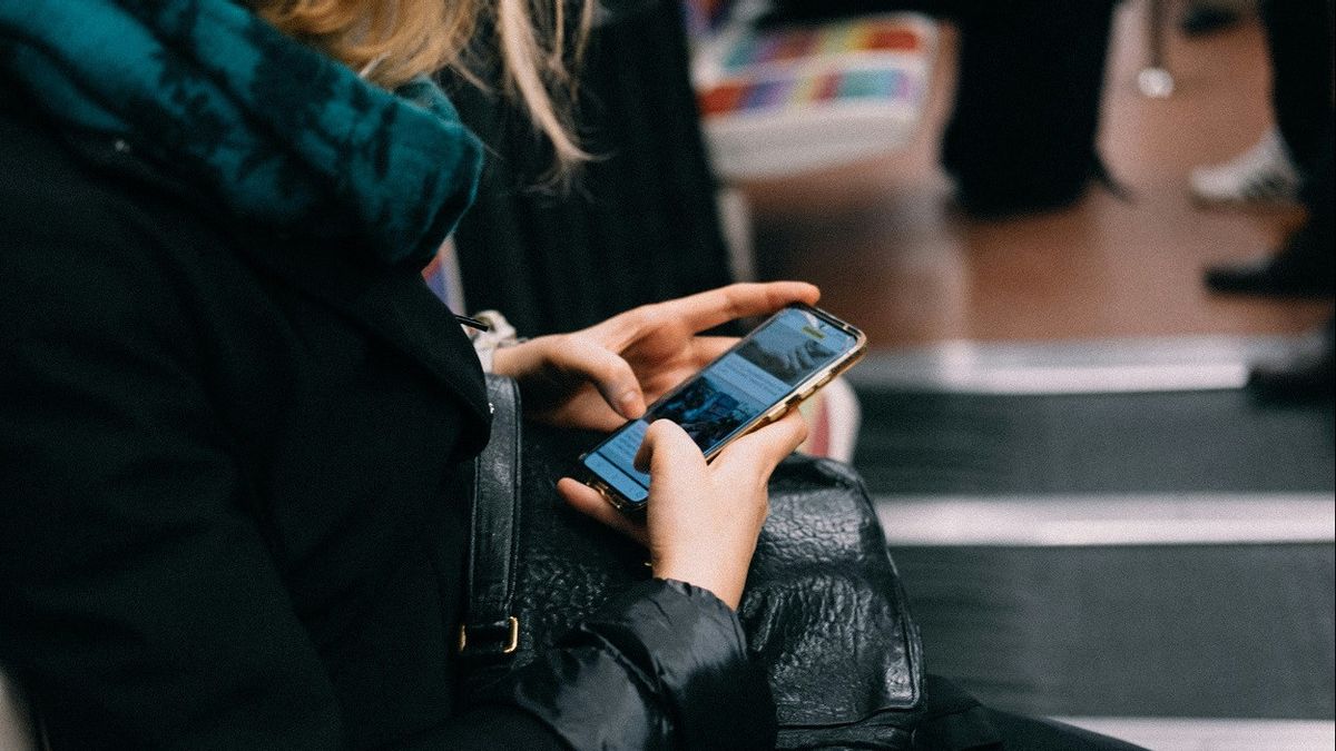 This City Limits The Use Of Gadgets For All Its Citizens A Maximum Of Two Hours A Day