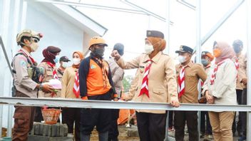 Gubernur Jatim Khofifah Targetkan Penyintas Erupsi Semeru Huni Huntara Sebelum Lebaran
