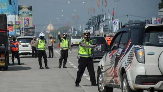 尽管更改了 PPKM 级别 4 的术语，但地铁警察确保雅加达的 100 个积分没有更改