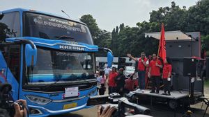 Lepas Pemudik di JIExpo Kemayoran, Hasto Sempat Singgung Warna Bus Seperti Koalisi Besar