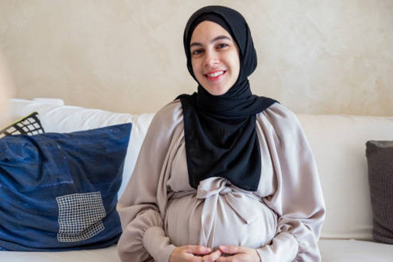 イスラム教によると妊娠中の赤ちゃんの女性の持参金:ここに特徴の説明があります