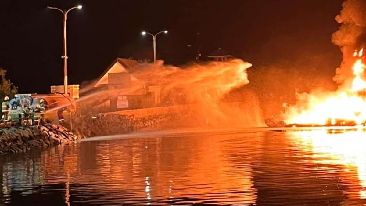 安佐尔码头码头的船舶火灾受害者是船员和油箱司机