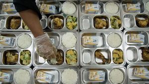 Banyak Masalah, Komisi IX DPR Usul Alternatif Pengelolaan MBG Diserahkan ke Sekolah