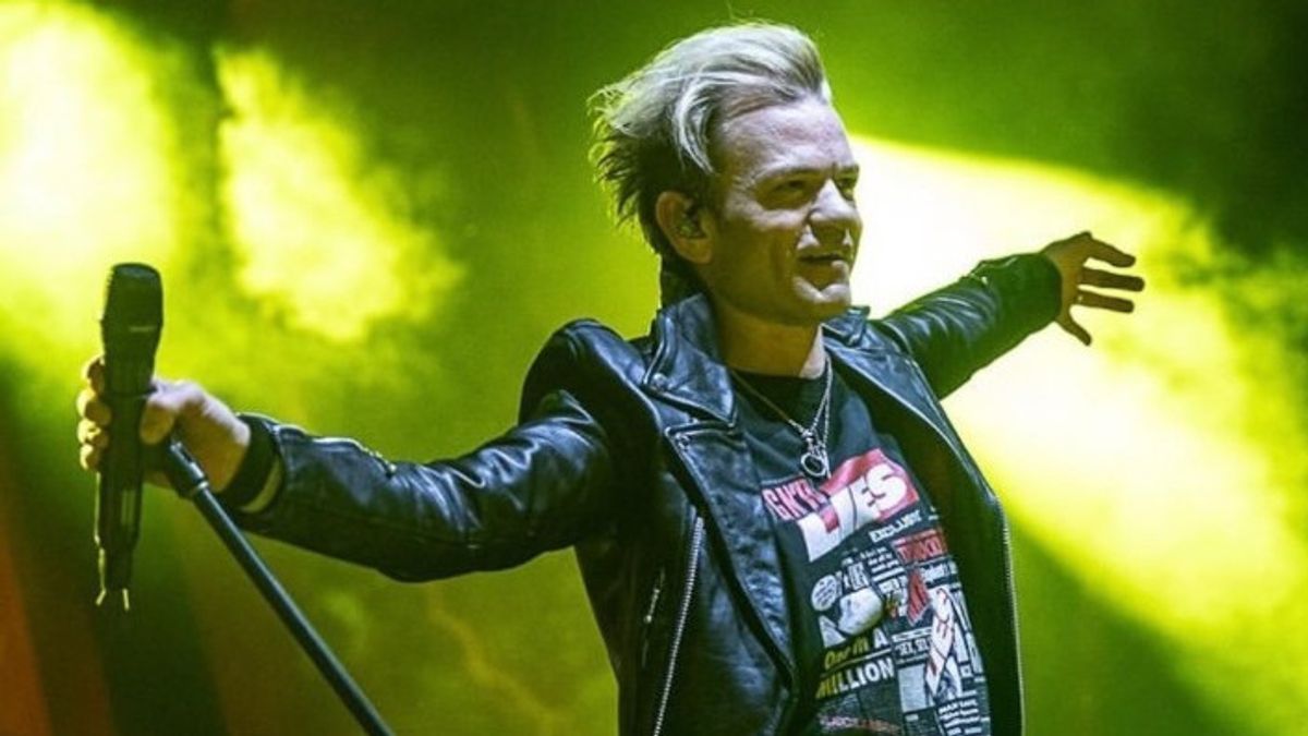 Vokalis Sum 41 Deryck Whibley Mengaku Alami Pelecehan oleh Mantan Manajer