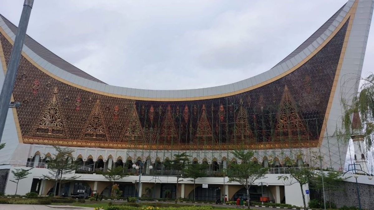 West Sumatra Provincial Government Budgets IDR 8.3 Billion For Grand Mosque Rehabilitation