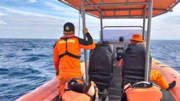 Struck By Lightning, Fisherman Falls From Boat Lost In North Maluku Waters